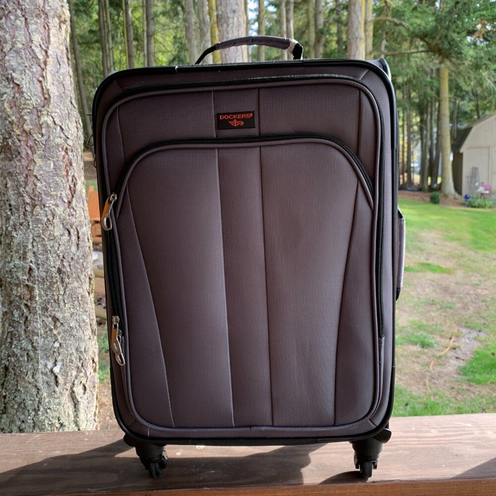 Dockers Ultra Light 21" Expansion Grey Suitcase with Spinner Wheels